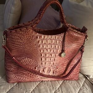 Elegant Crocodile-Embossed Pink Handbag